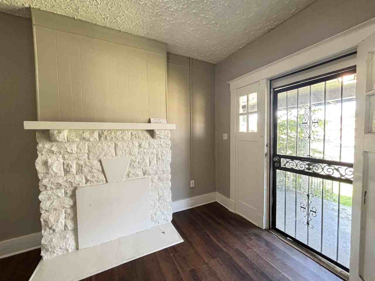 696 Decatur St - Photo 2 of 15