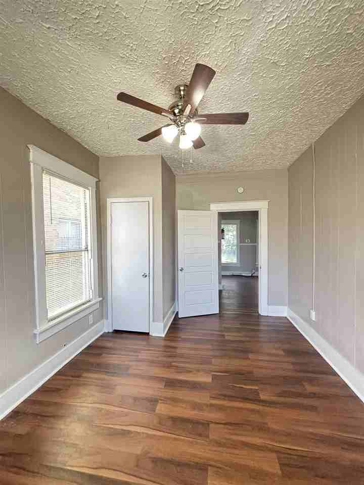 696 Decatur St - Photo 6 of 15