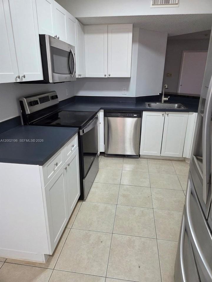 891 Cypress Park Way - Photo 2 of 7