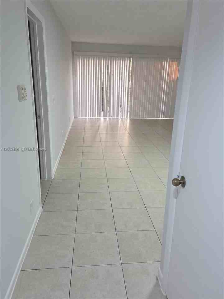 891 Cypress Park Way - Photo 3 of 7