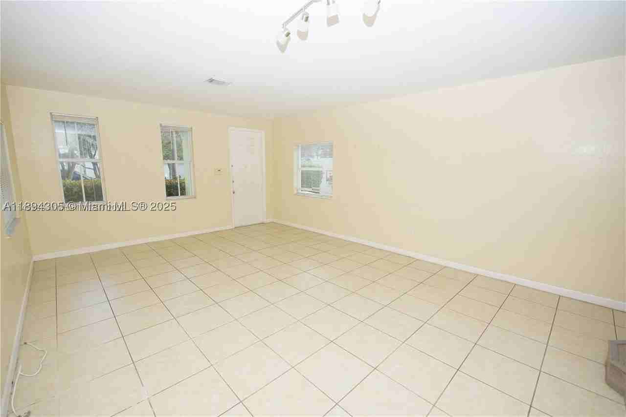 174 Ne 32nd Ter #174 - Photo 5 of 50