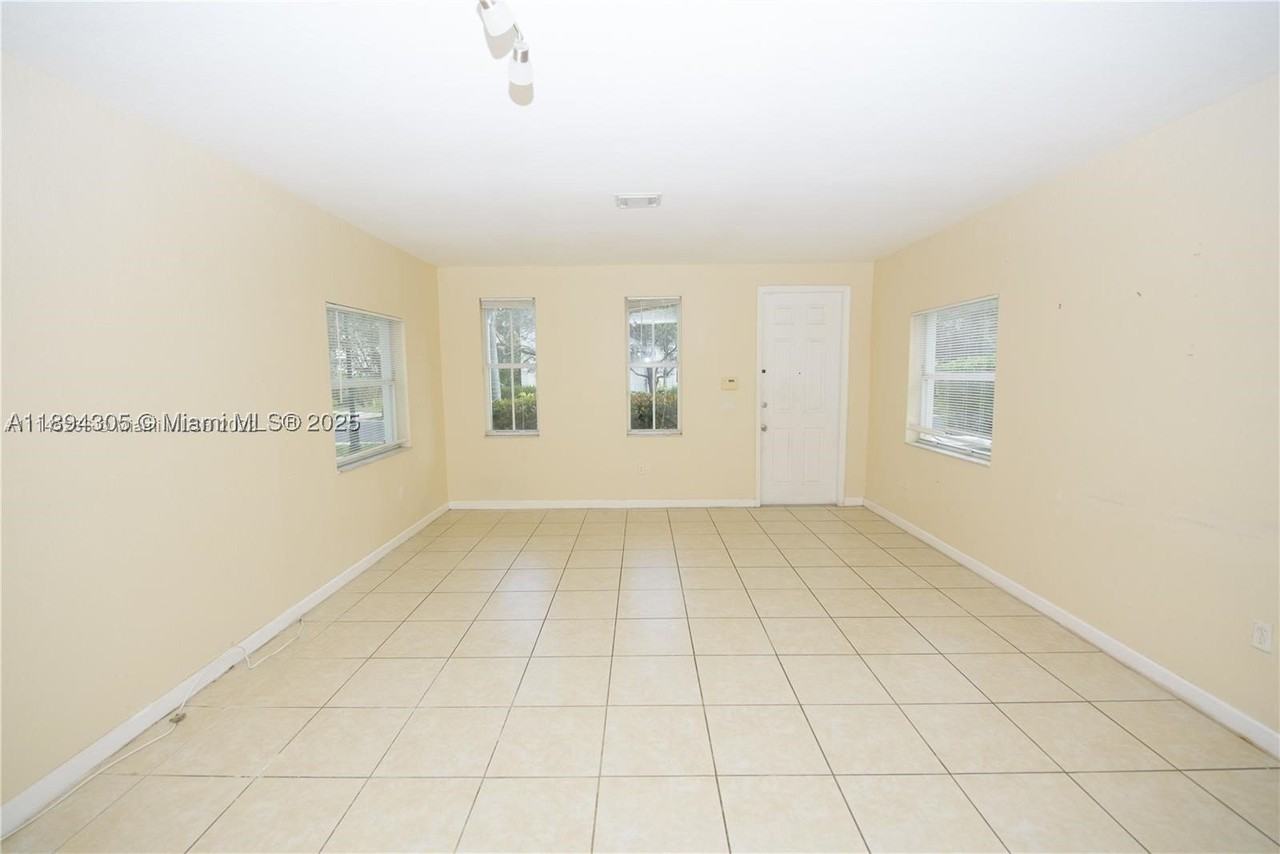 174 Ne 32nd Ter #174 - Photo 6 of 50