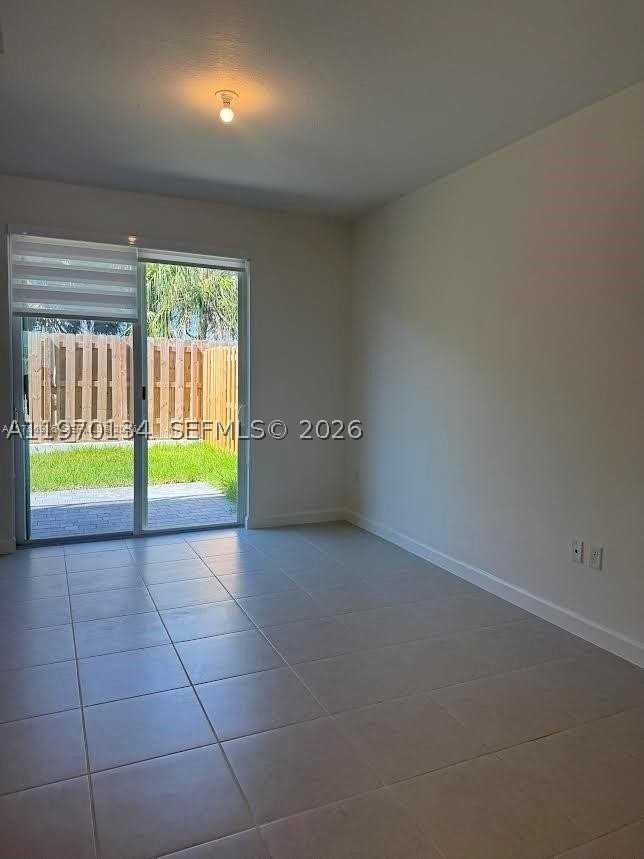 621 Se 13th Street Cir #1 - Photo 3 of 12
