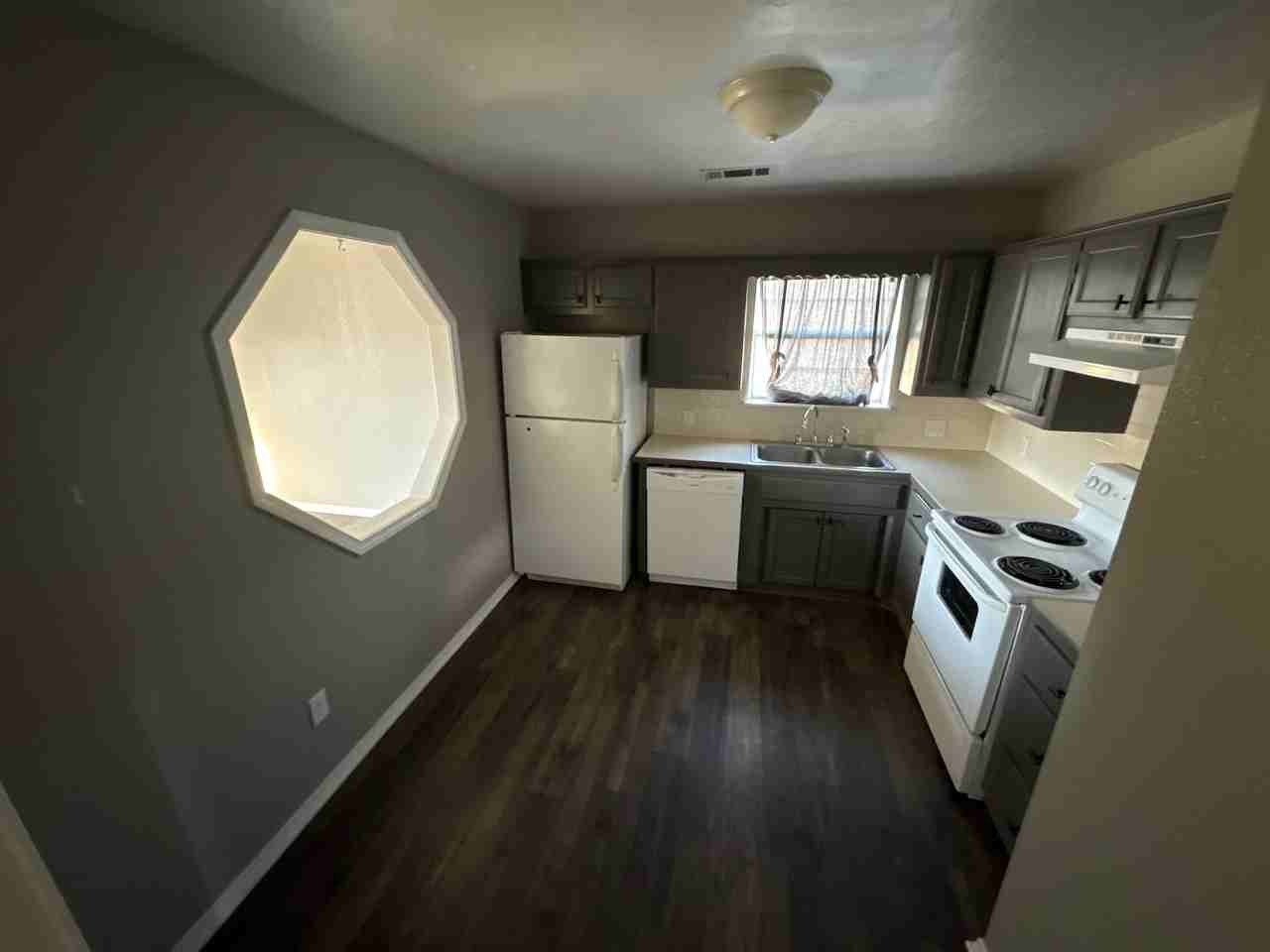 1110 Farley Cir #1110B - Photo 2 of 6