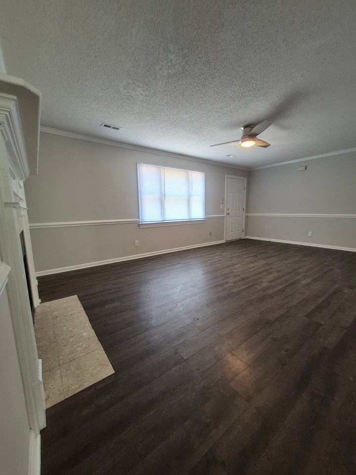2909 Cedar Creek Rd #A - Photo 4 of 20