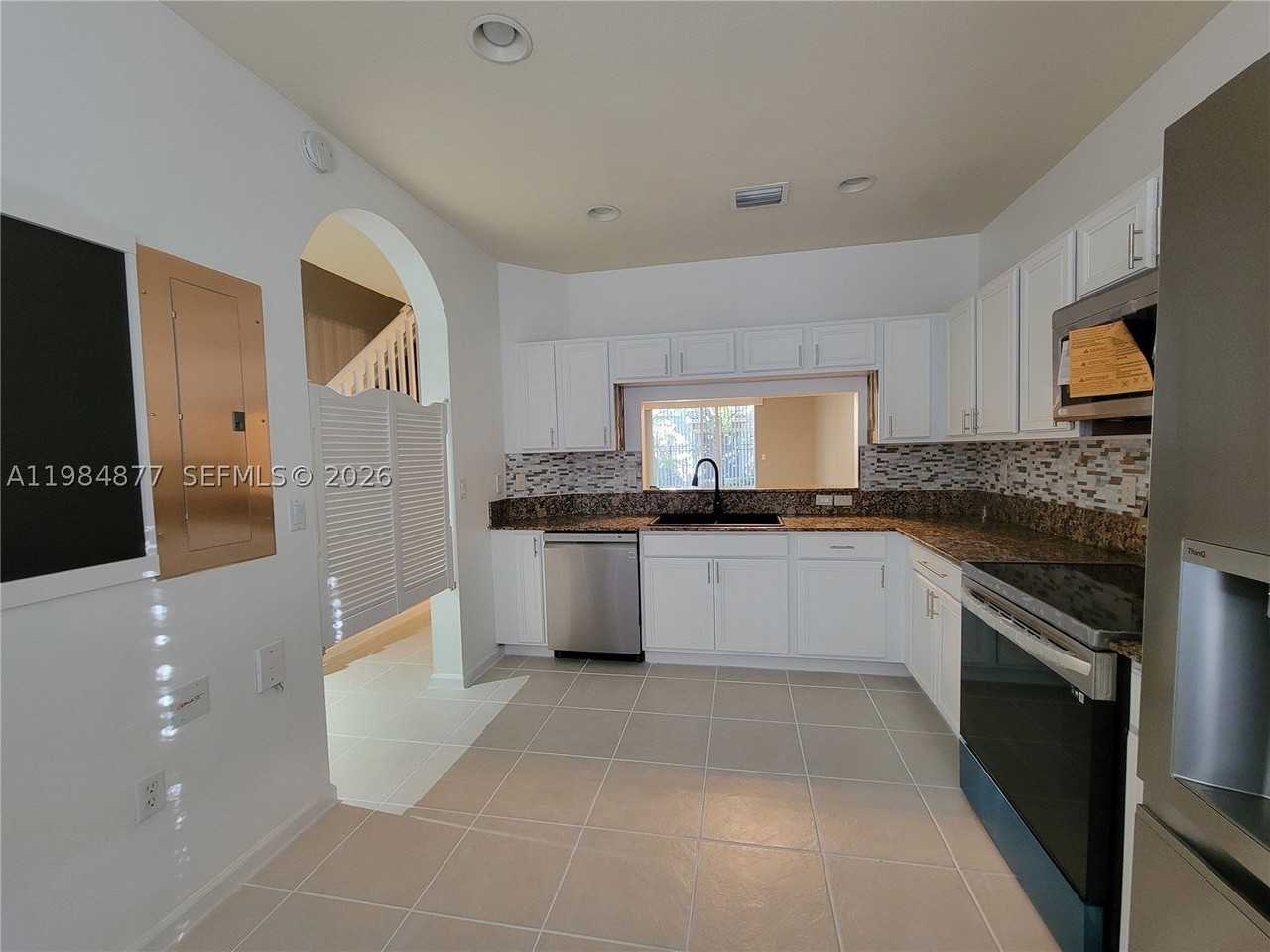 2761 Sw 82nd Ave #102 - Photo 7 of 17