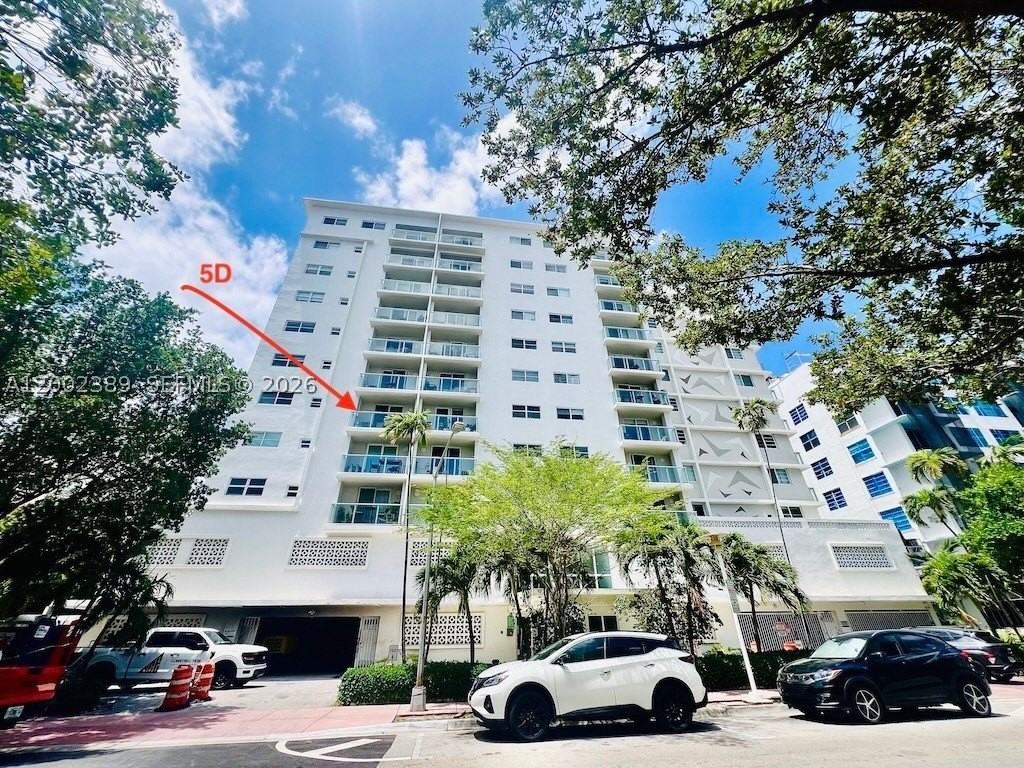 1750 James Ave #5D
