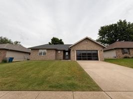 featured image of 991 Glen Oaks Dr