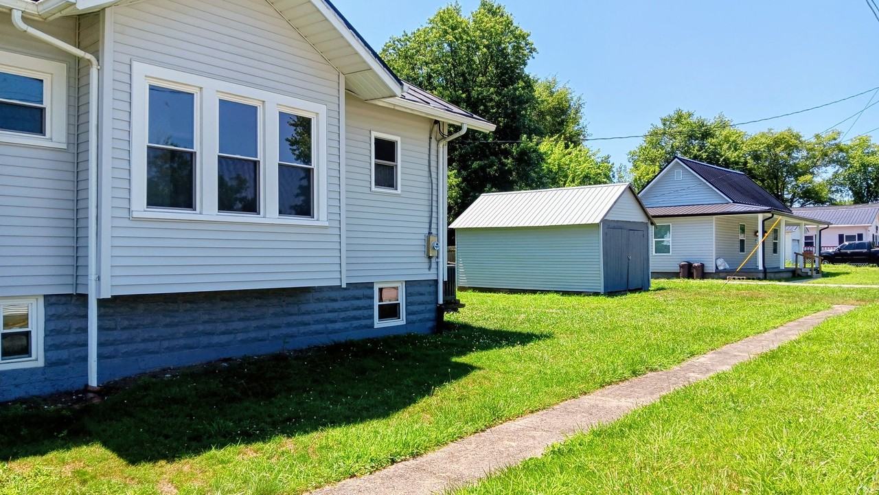 113 Columbia St - Photo 2 of 13