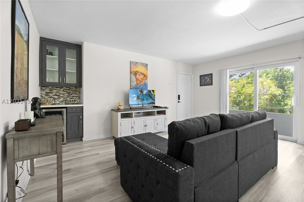 1601 Bay Rd #7 - Photo 2 of 12