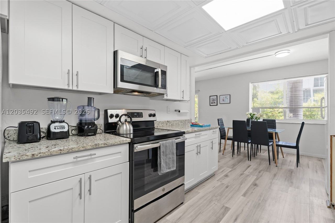 1601 Bay Rd #7 - Photo 3 of 12