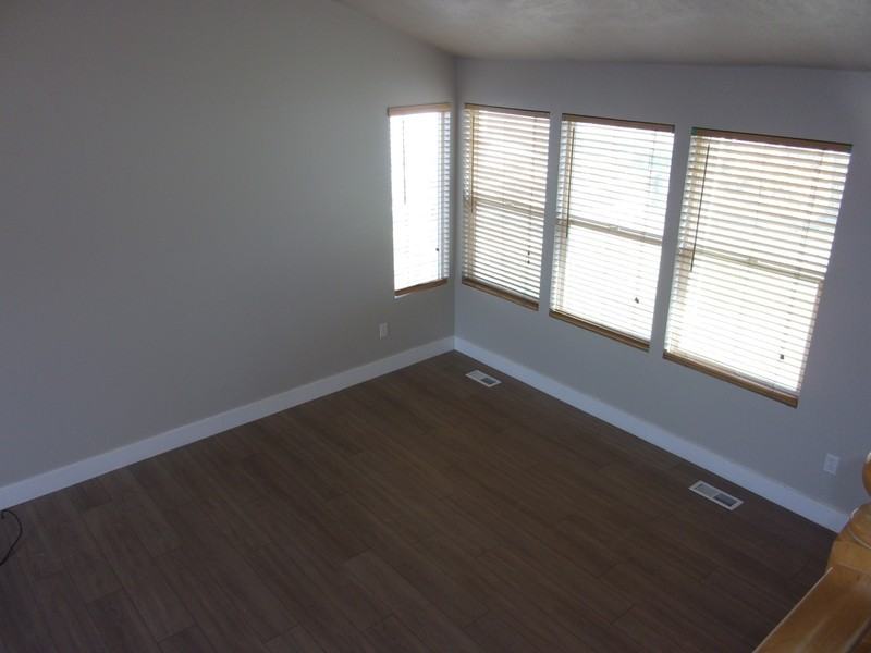 1863 Twilight Ln - Photo 4 of 25