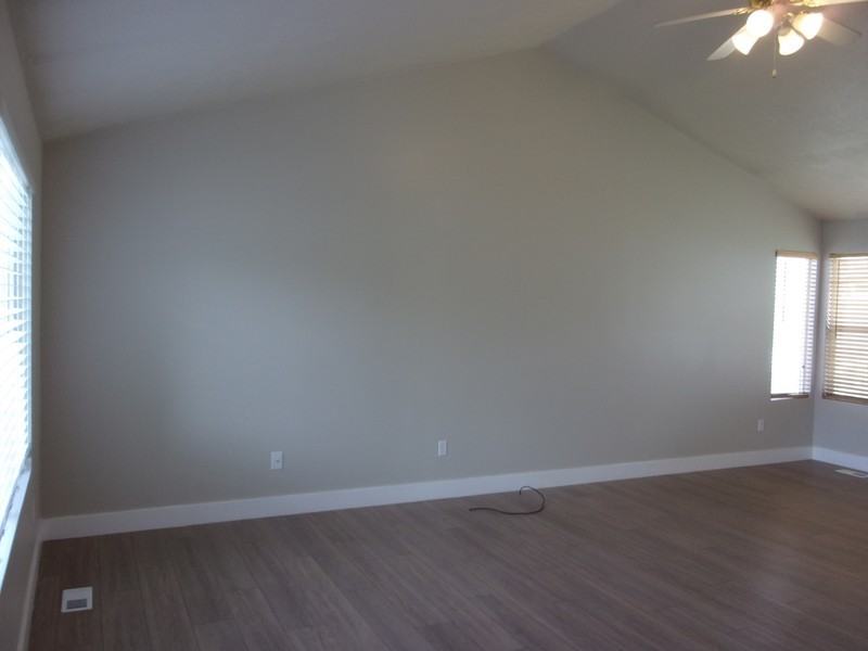 1863 Twilight Ln - Photo 5 of 25