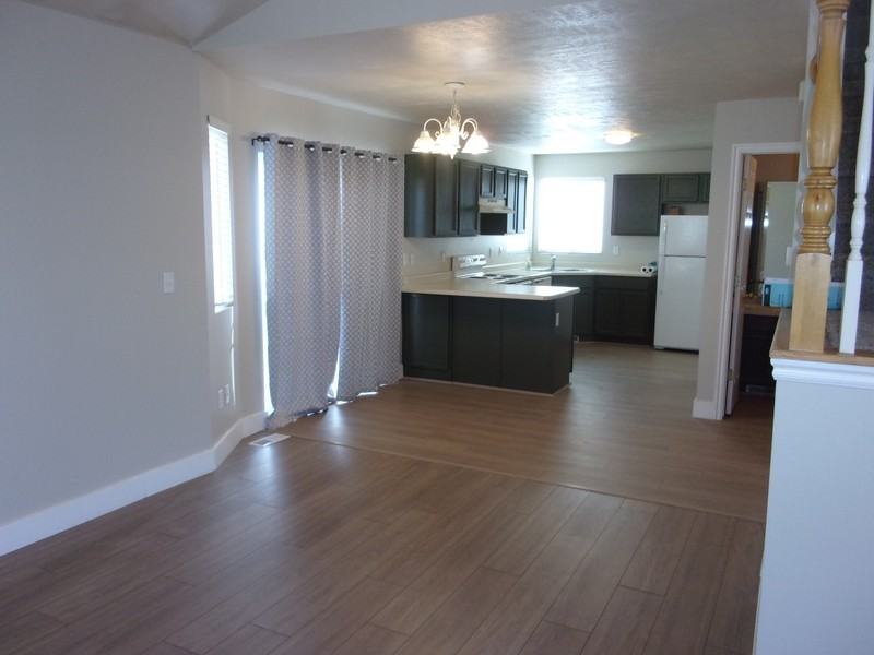 1863 Twilight Ln - Photo 7 of 25
