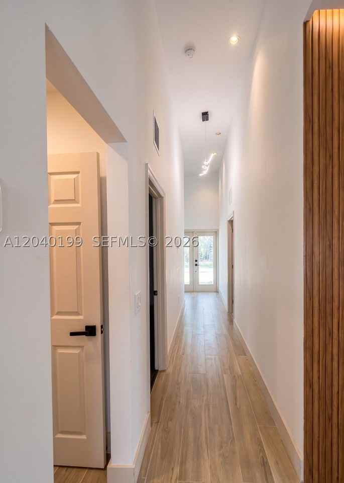 4605 N Miami Ave #SN - Photo 6 of 17