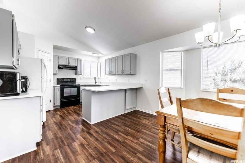 4779 Sw - Photo 4 of 8