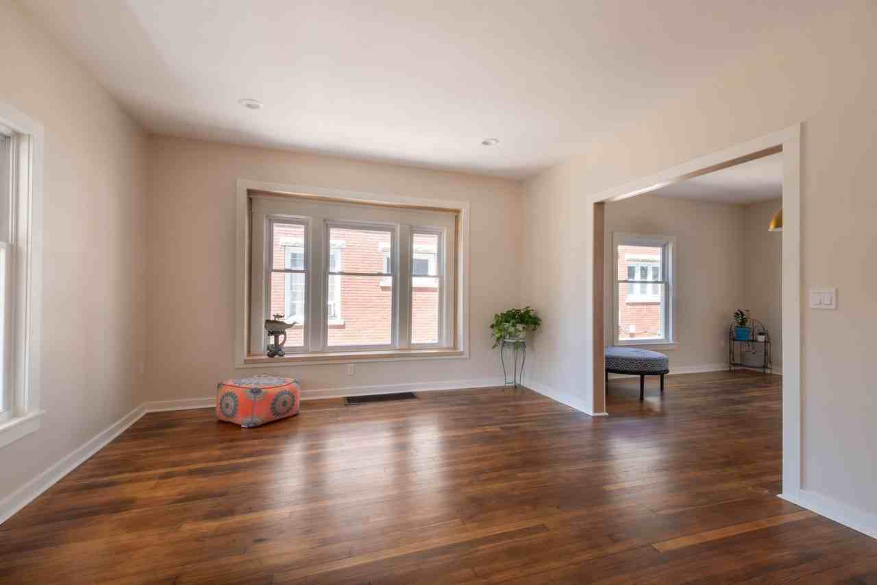 1421 Sigsbee St Se - Photo 4 of 18