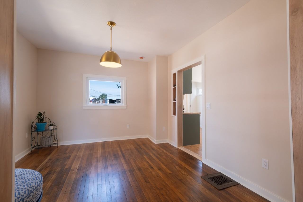 1421 Sigsbee St Se - Photo 6 of 18
