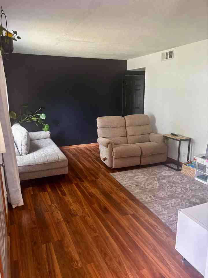 1908 Kathleen Dr - Photo 3 of 7