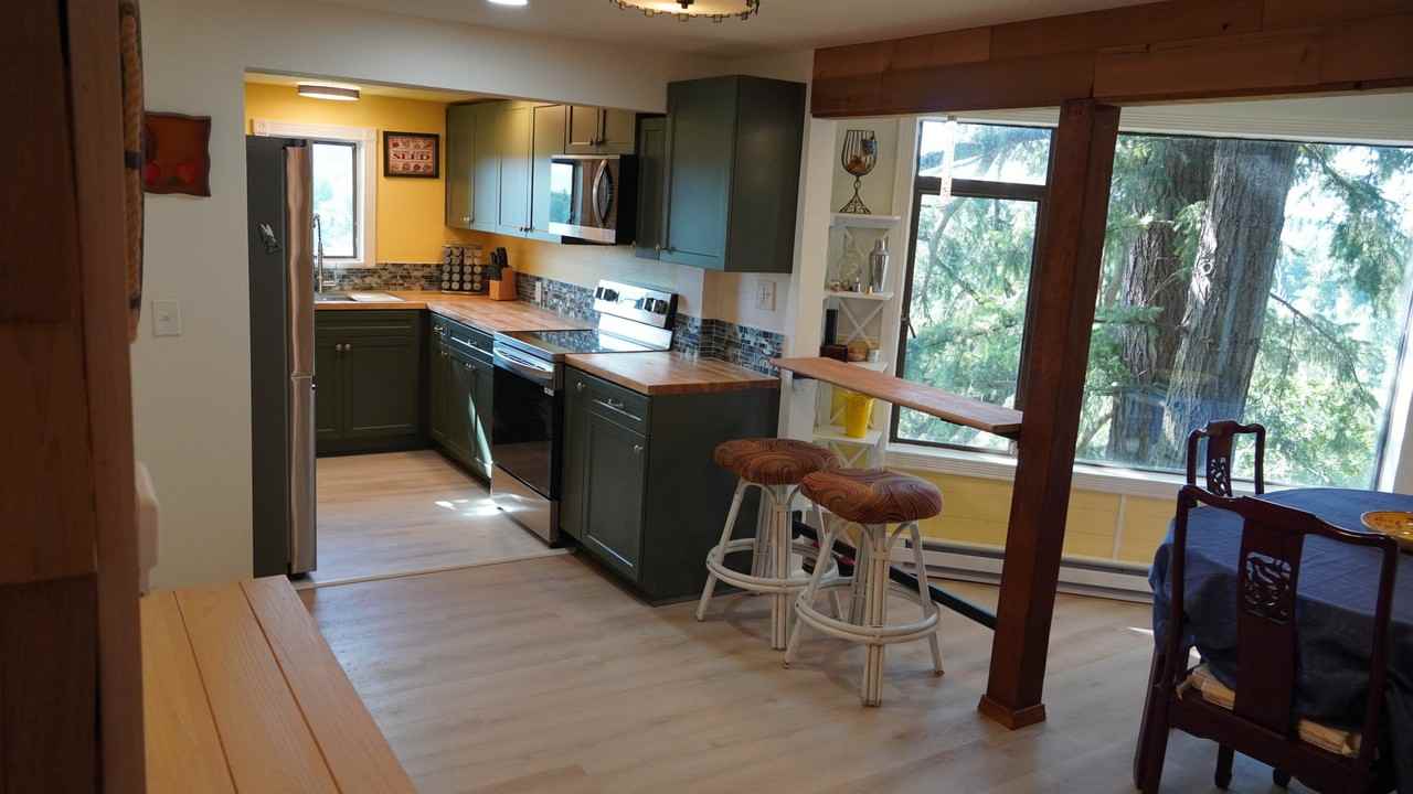 1715 Alta View Dr S - Photo 4 of 19