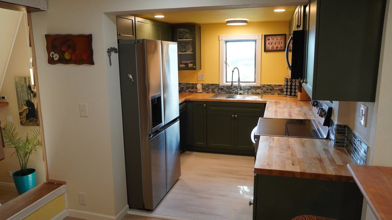 1715 Alta View Dr S - Photo 5 of 19