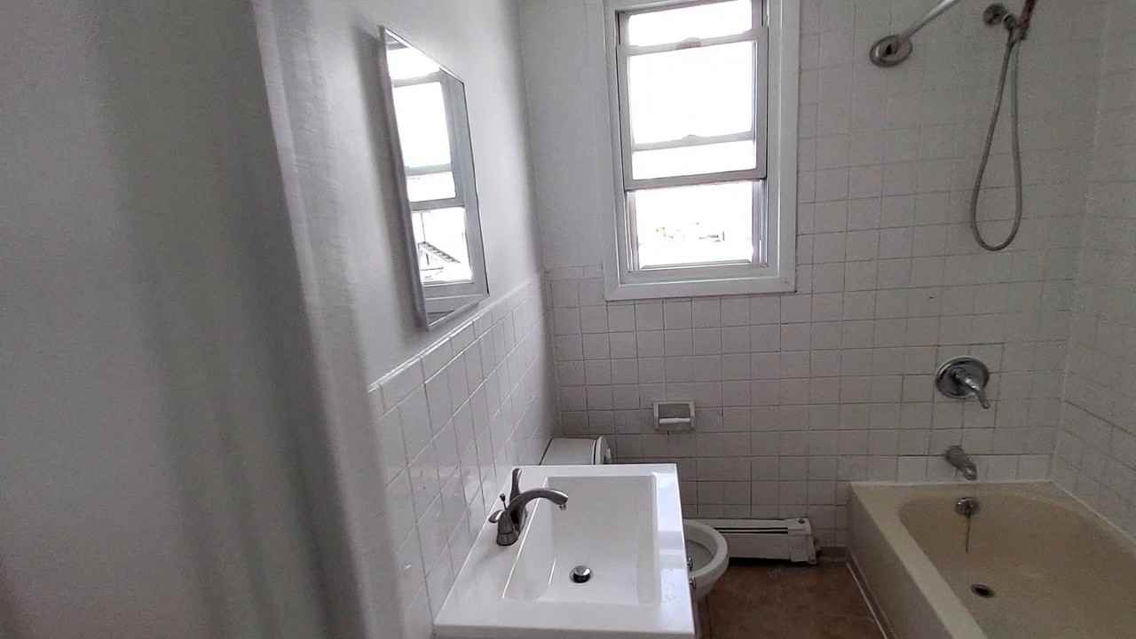 1410 E Saint Georges Ave #2 - Photo 4 of 4