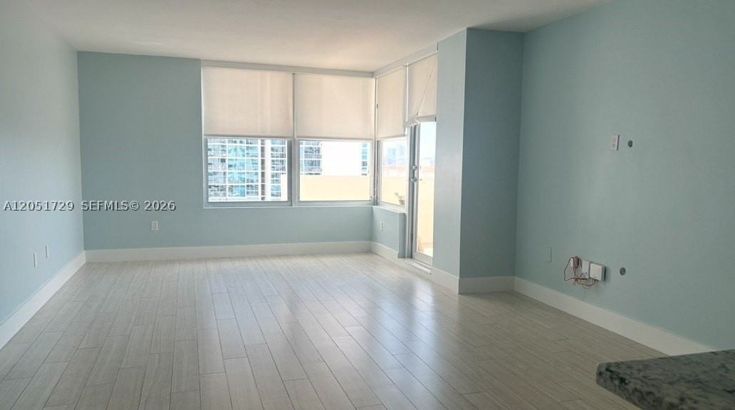2899 Collins Ave #724 - Photo 4 of 17
