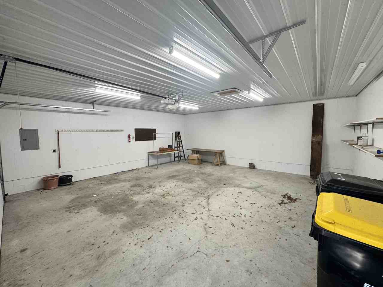 860 3rd St - Photo 6 of 15