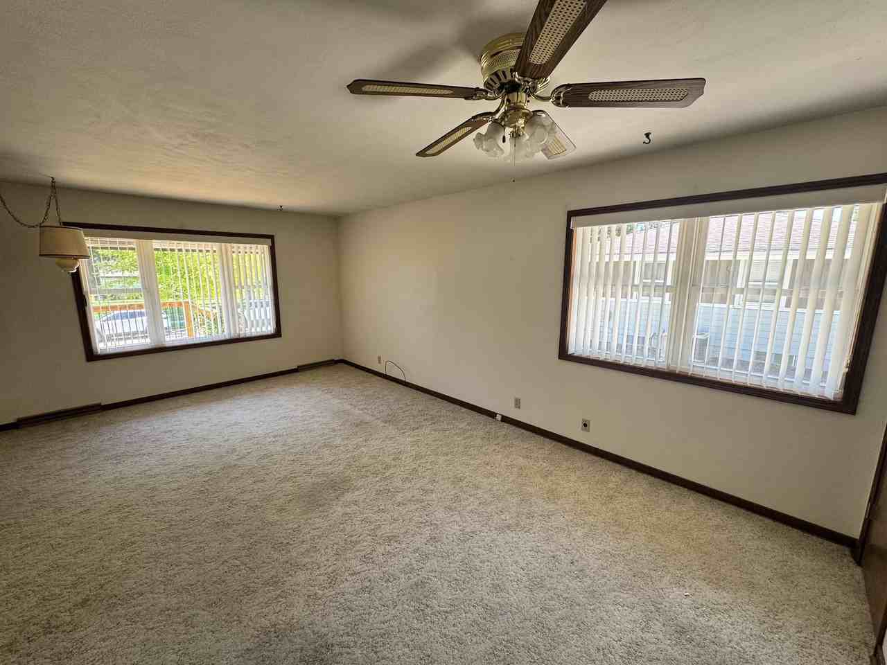 860 3rd St - Photo 7 of 15