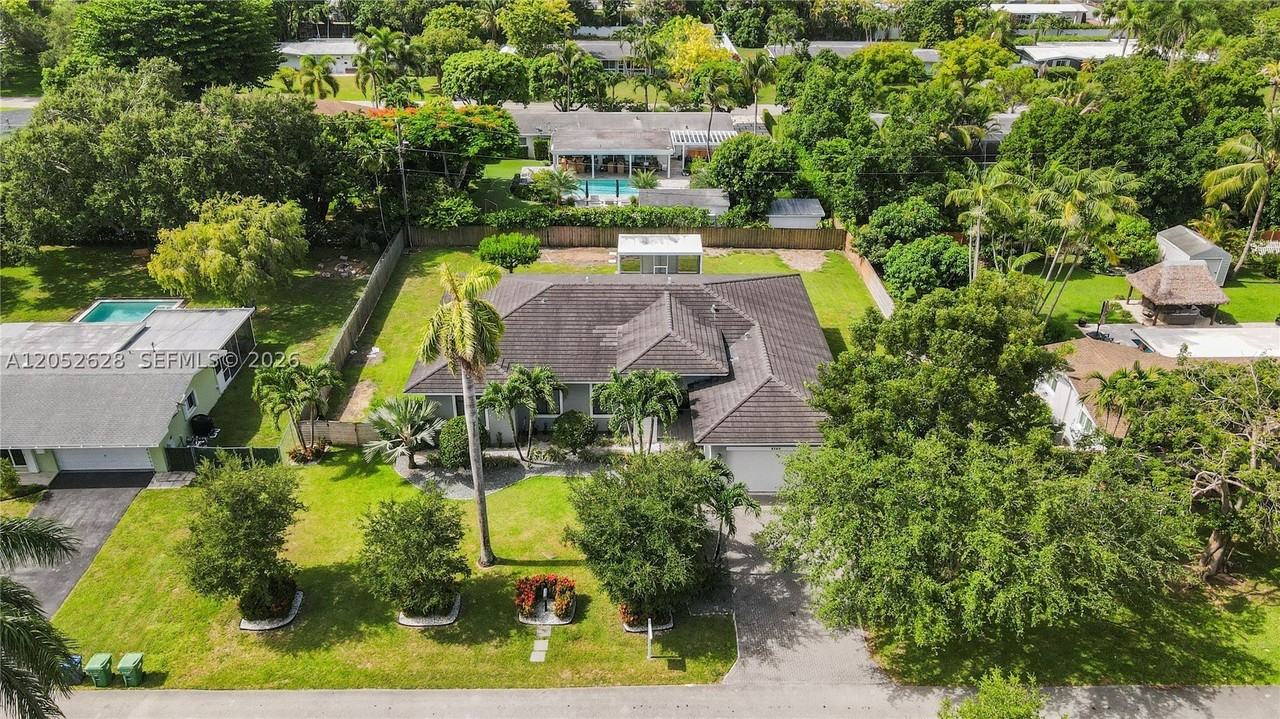 9340 Sw 177th St - Photo 3 of 30