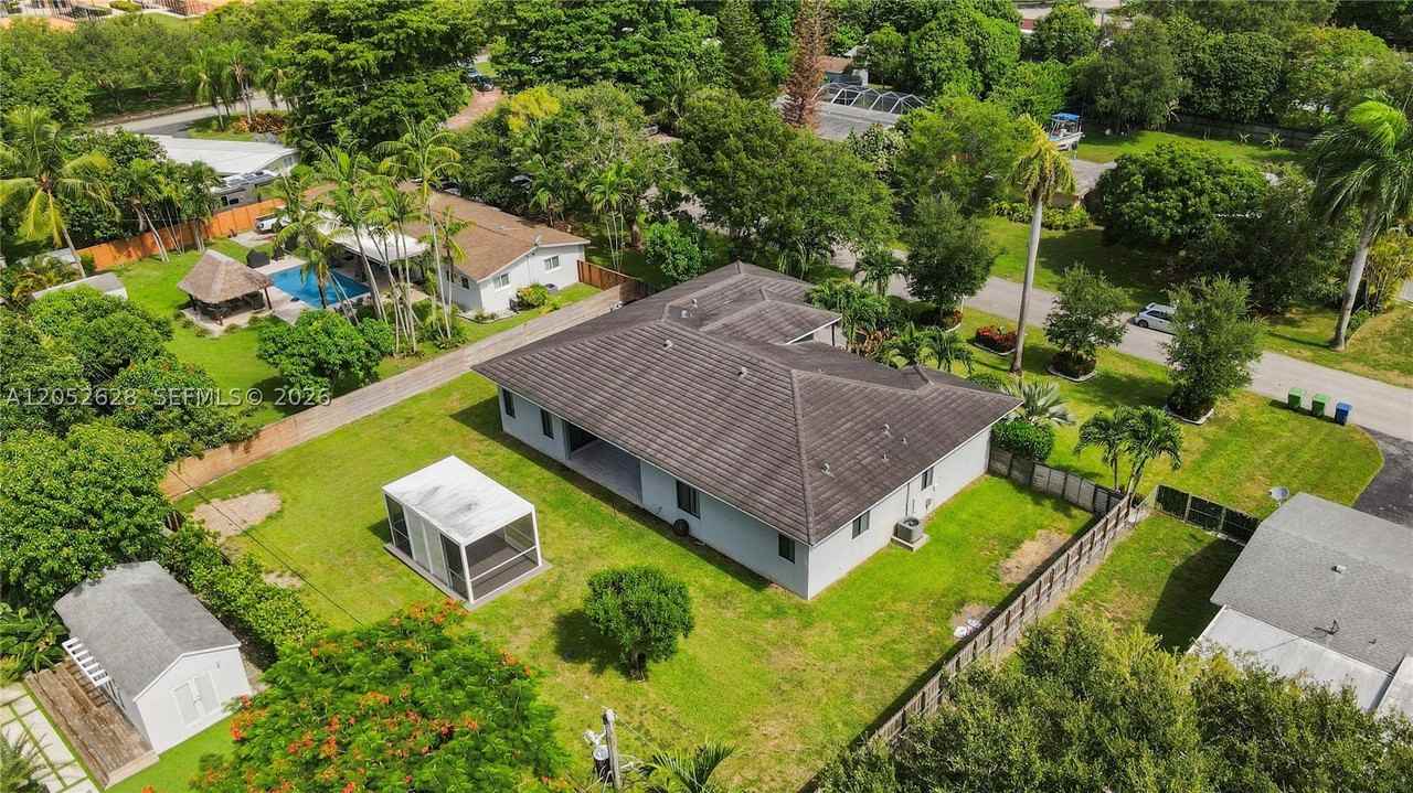 9340 Sw 177th St - Photo 6 of 30