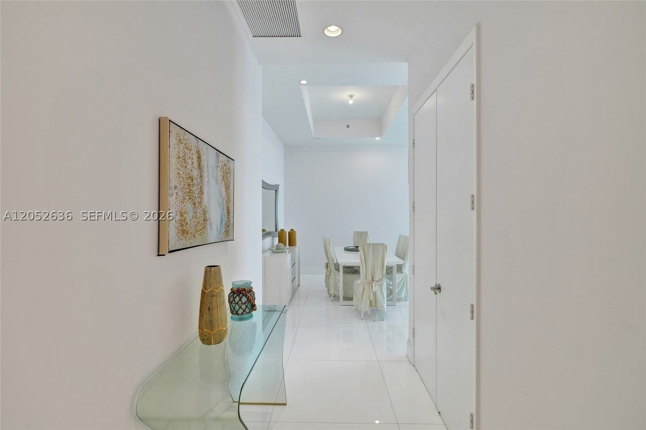 16001 Collins Ave #4305 - Photo 5 of 36
