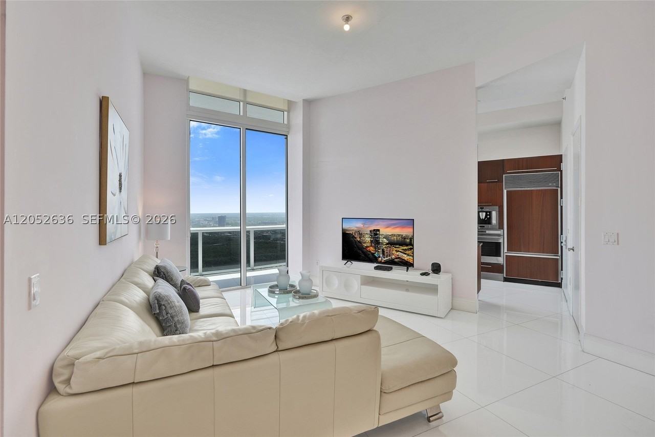 16001 Collins Ave #4305 - Photo 7 of 36