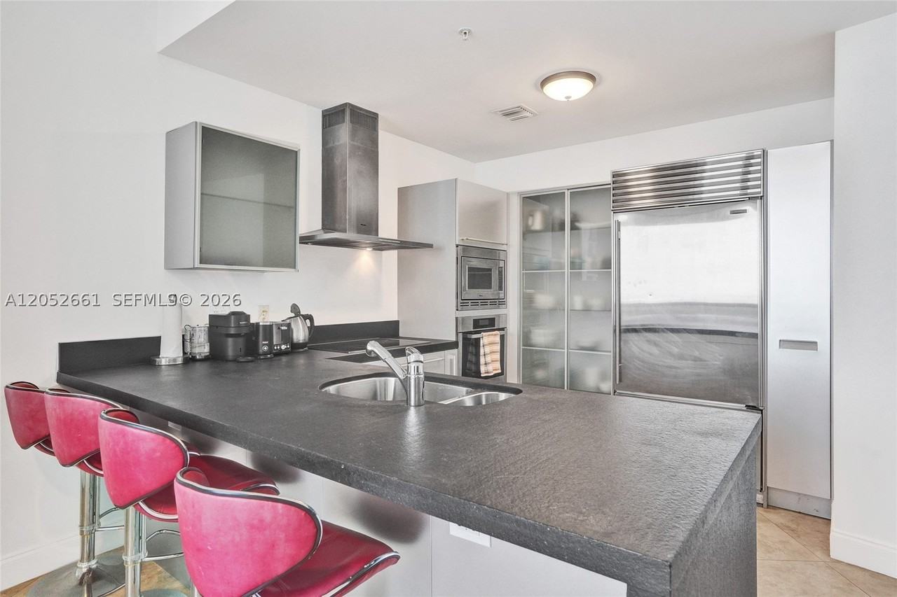 18201 Collins Ave #4705 - Photo 6 of 46