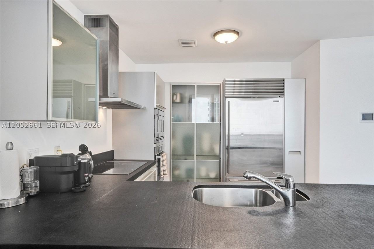 18201 Collins Ave #4705 - Photo 7 of 46