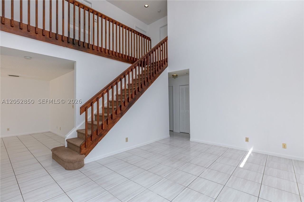 2592 W Saratoga Dr - Photo 7 of 40