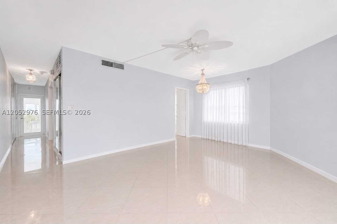 710 N Ocean Blvd #601 - Photo 4 of 36