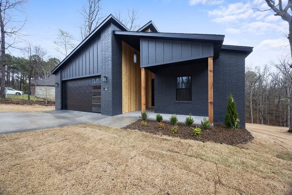 40 Banff Dr
