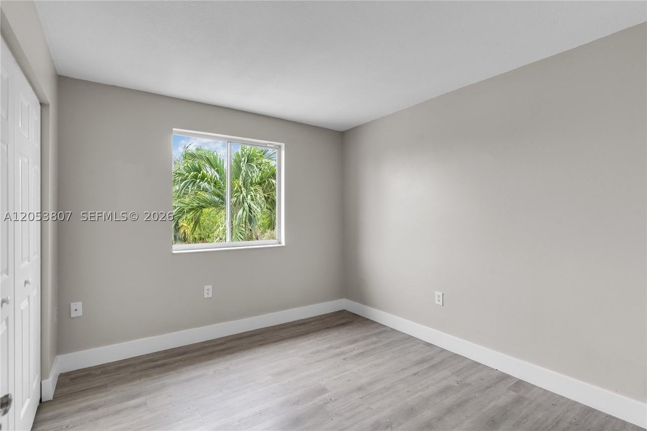 7463 Sw 164th Ave - Photo 7 of 28