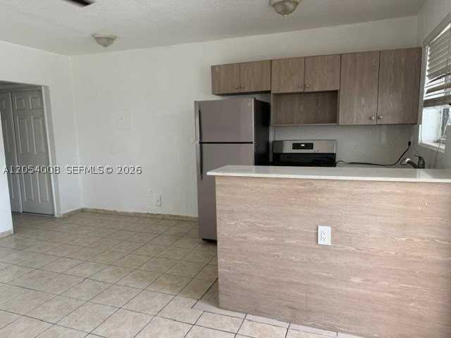 570 W 29th St #44 - Photo 7 of 9