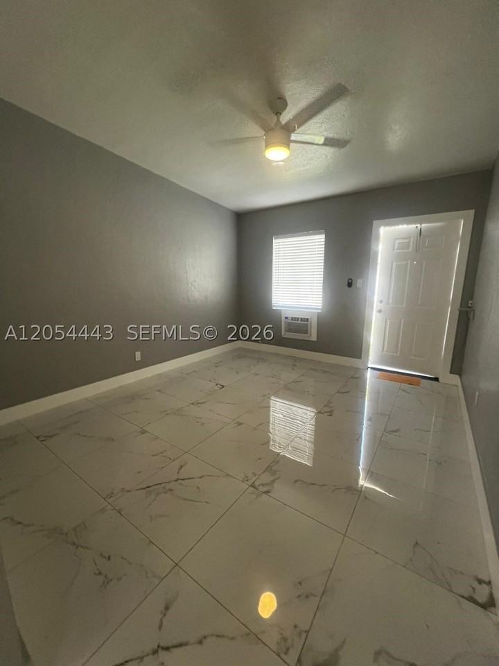 2081 Nw 30th St #4 - Photo 4 of 10