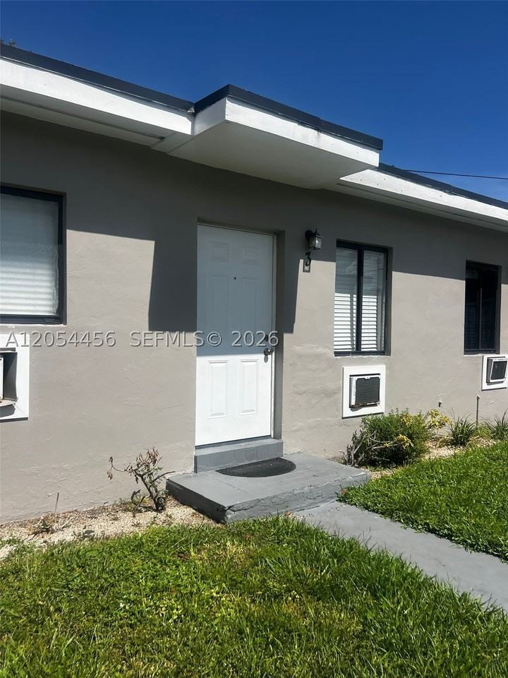 2090 Nw 31st St #4 - Photo 2 of 10