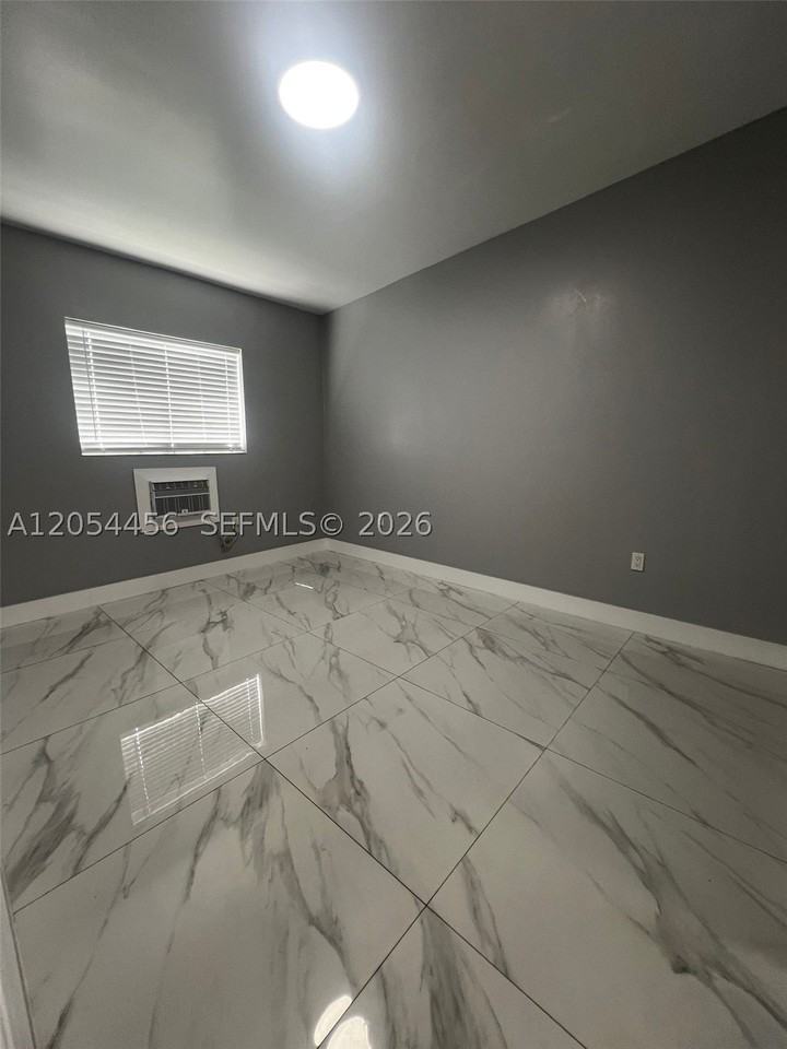 2090 Nw 31st St #4 - Photo 3 of 10
