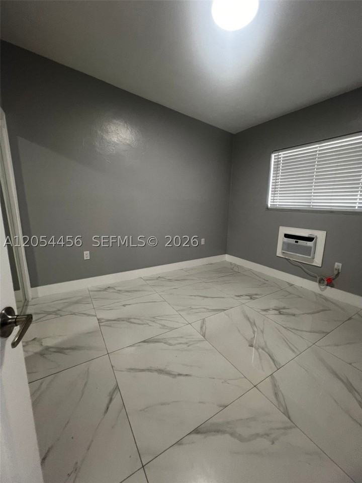 2090 Nw 31st St #4 - Photo 5 of 10