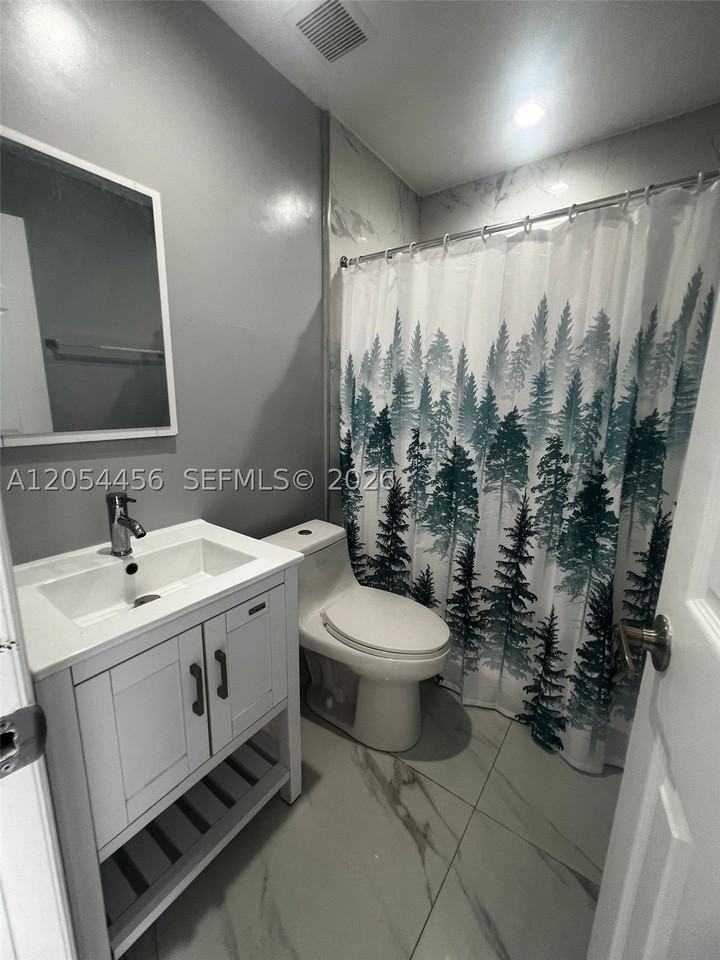 2090 Nw 31st St #4 - Photo 6 of 10