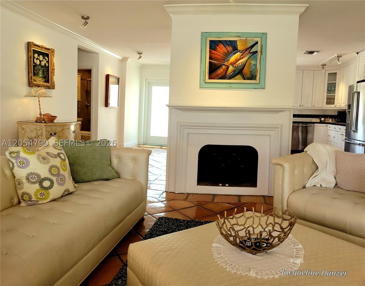 2781 Ne 23rd Ct #2781 - Photo 4 of 23