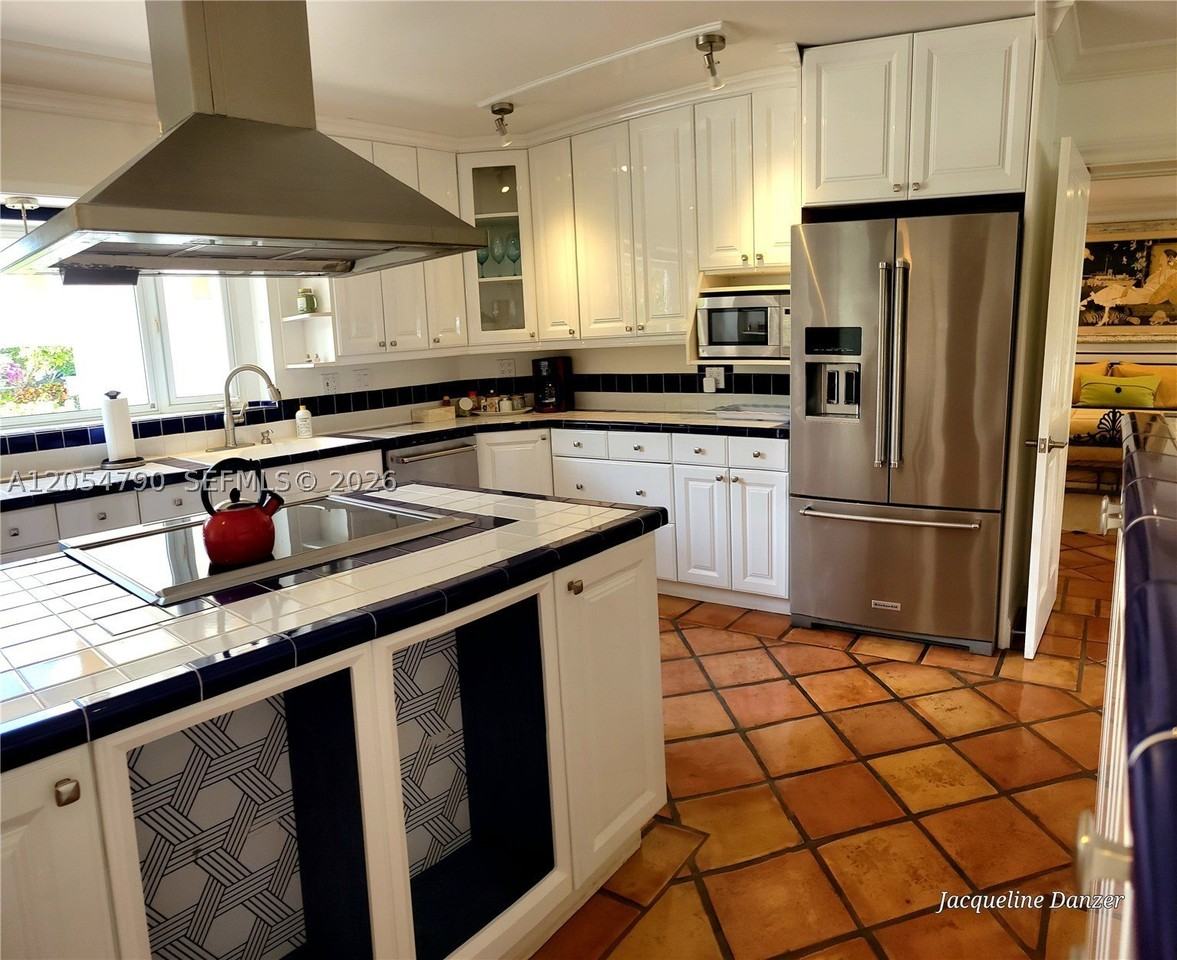 2781 Ne 23rd Ct #2781 - Photo 7 of 23