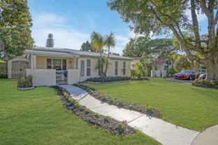 1266 Ne 182nd St - Photo 1 of 1