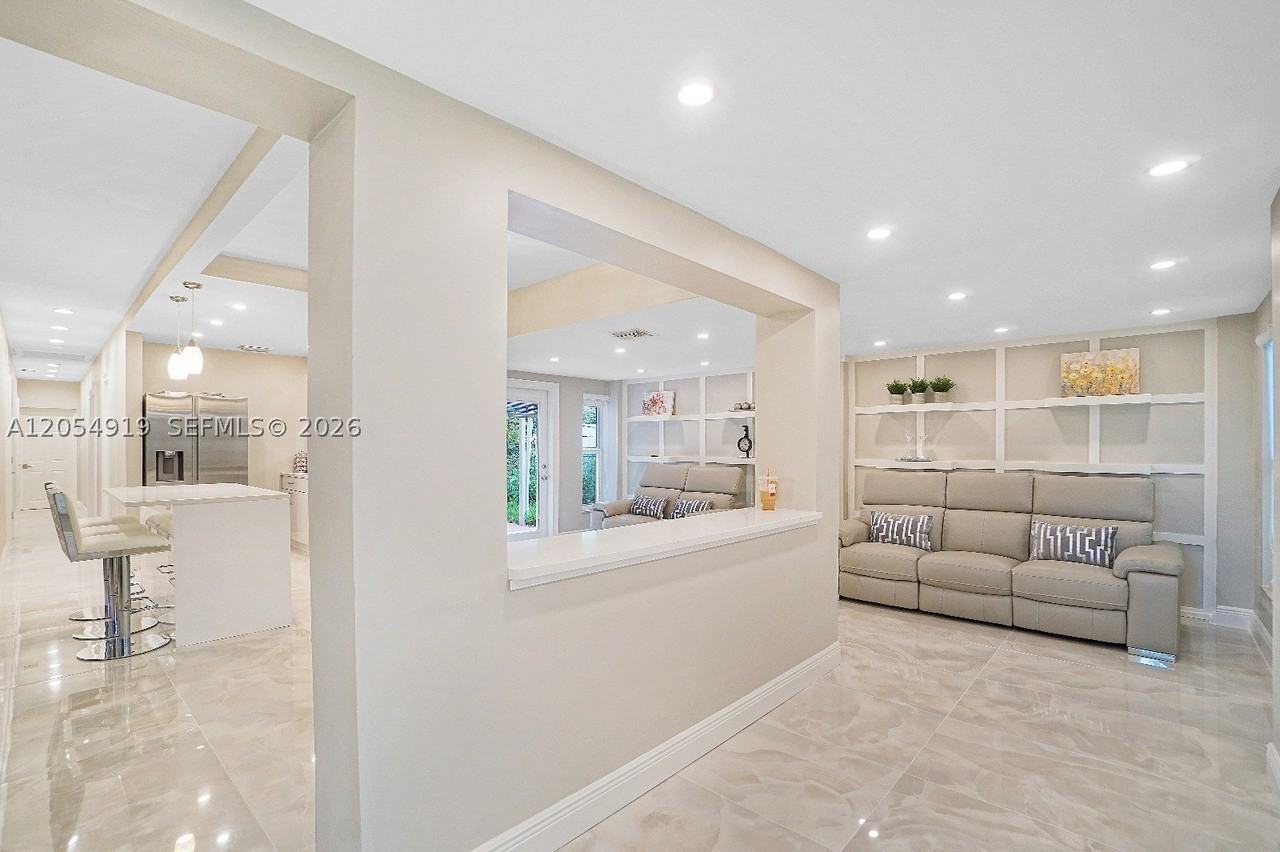 1266 Ne 182nd St - Photo 3 of 25