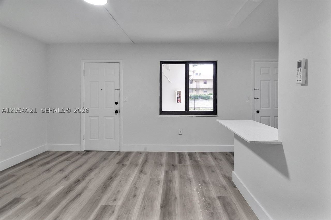 4037 Sw 65th Ave #2 - Photo 7 of 10